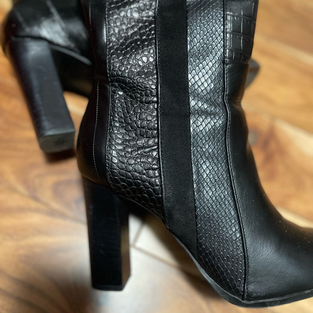 Black beautiful boots - Picture 4 of 4